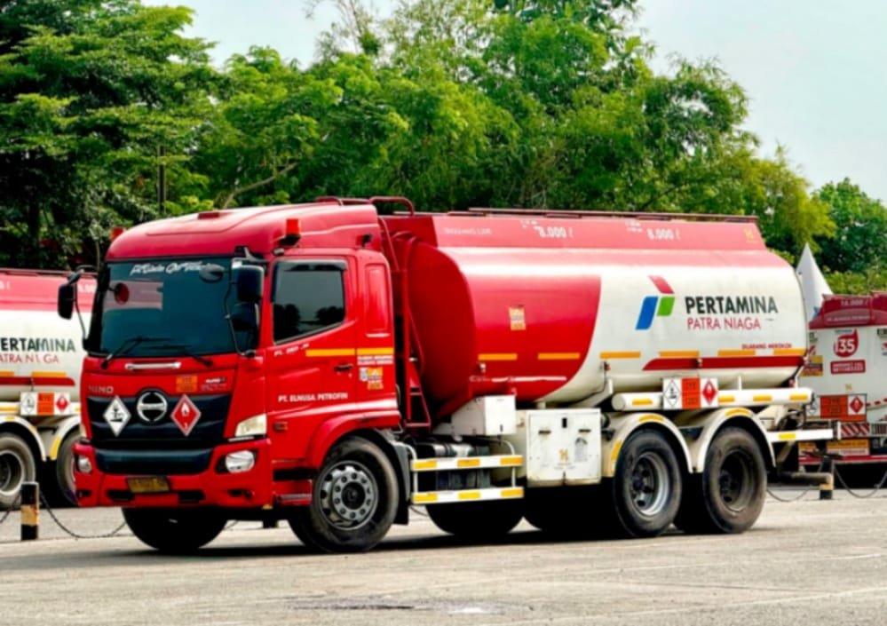Mobil tangki BBM Pertamina