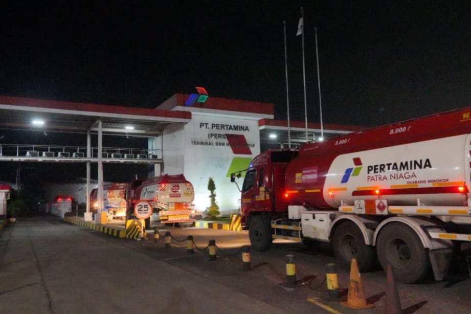 Mobil tangki distribusi BBM Pertamina