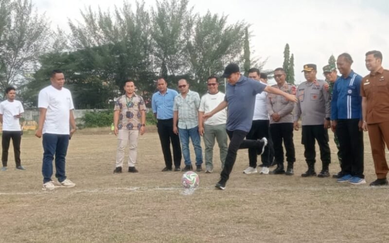 Wali Kota Sayuti tendangan perdana Liga Eksekutif JPFC
