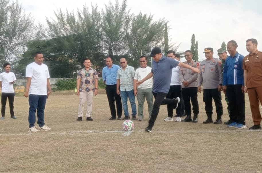 Wali Kota Sayuti tendangan perdana Liga Eksekutif JPFC