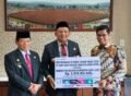 Bank Aceh Syariah Blangkejeren Serahkan Dividen Tahun 2025 Rp2,9 Miliar