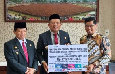 Bank Aceh Syariah Blangkejeren Serahkan Dividen Tahun 2025 Rp2,9 Miliar