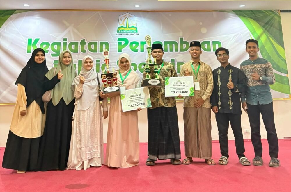 Santri Dayah Insan Qurani juara public speaking