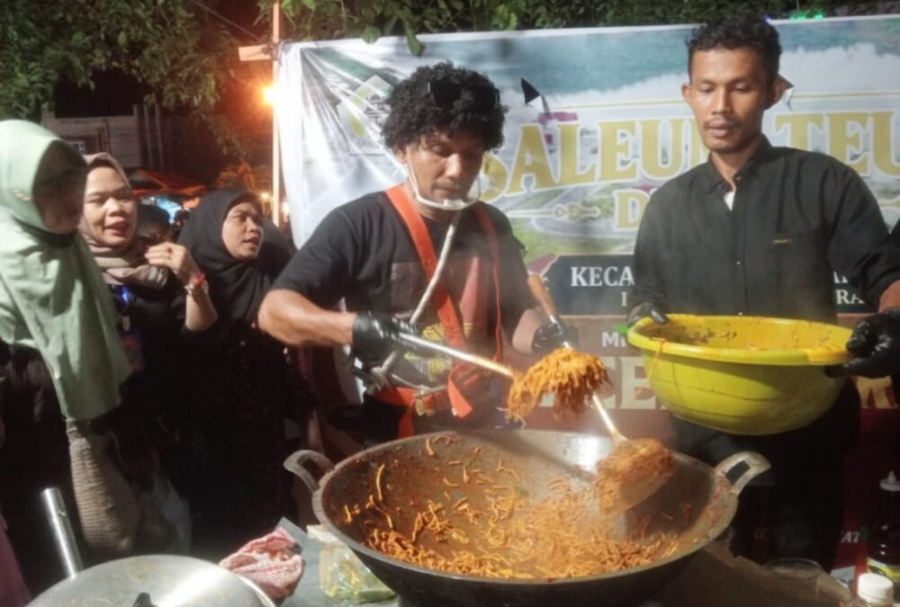 Armia Bang Baneng memasak mi di Piasan Pase 2026