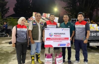 Pertamina Patra Niaga Sumbagut Salurkan Bantuan untuk Warga Terdampak Banjir Bandang di Solok