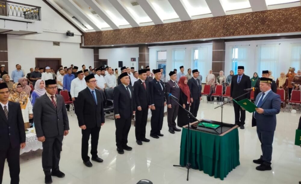 Bupati Ayahwa lantik sepuluh pejabat eselon dua