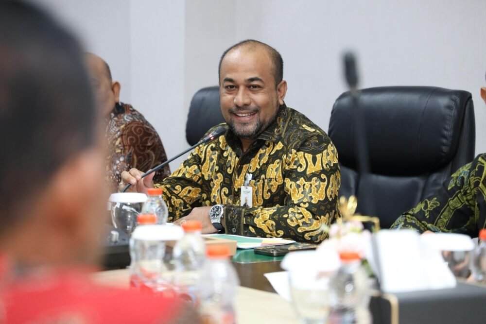 Direktur Utama PT Bank Aceh Syariah, Fadhil Ilyas