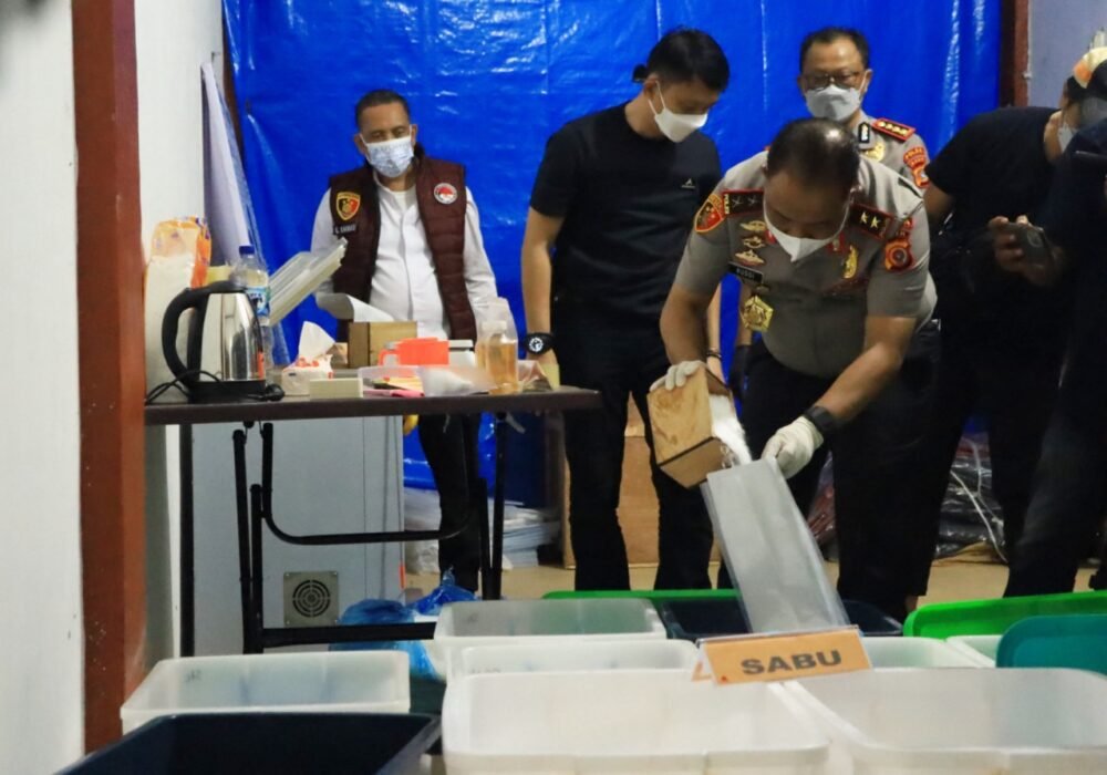 Kapolda Aceh periksa sabu di lab Pidie