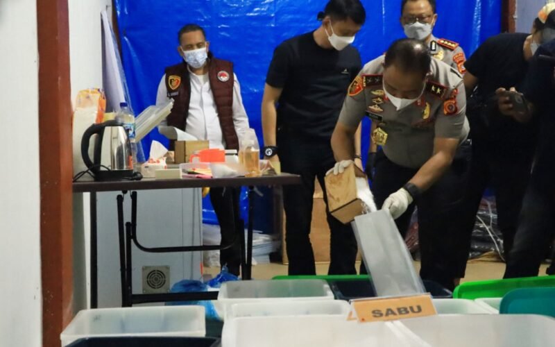 Kapolda Aceh periksa sabu di lab Pidie