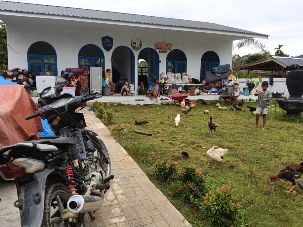 Warga Pante Kera Aceh Timur mengungsi akibat banjir